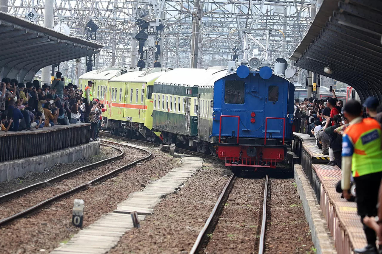 Seabad KRL Indonesia:...