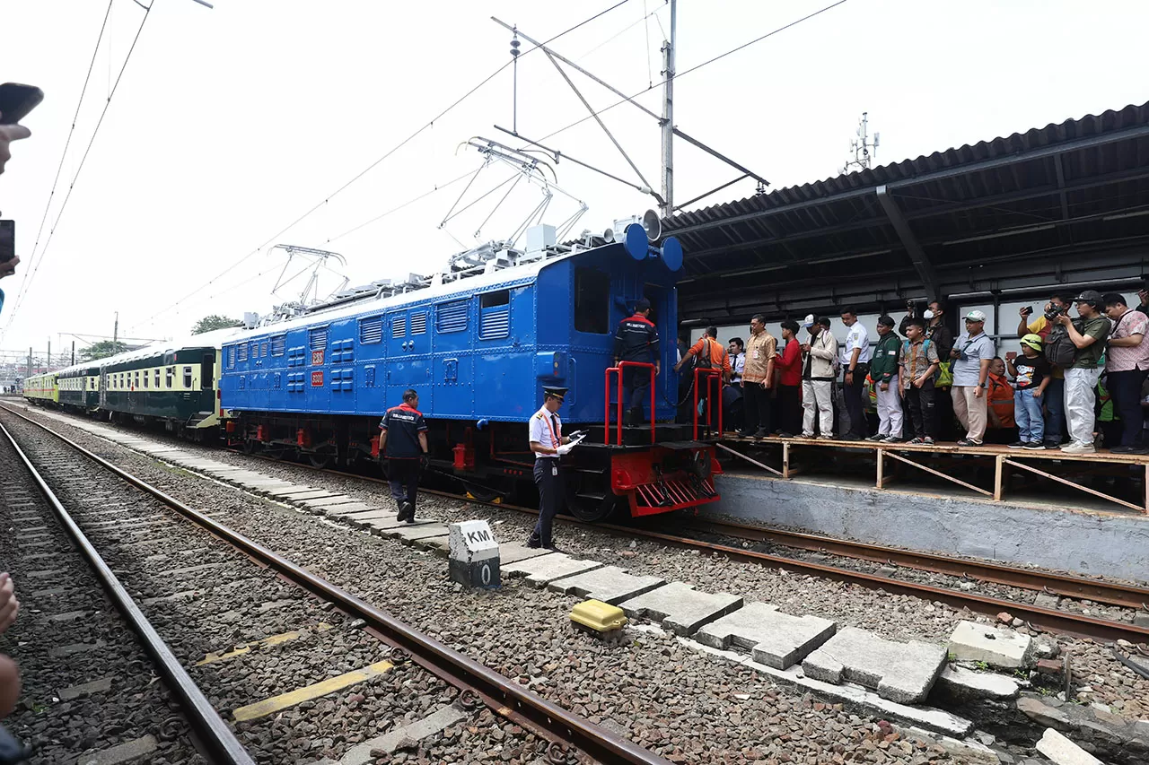 Seabad KRL Indonesia:...