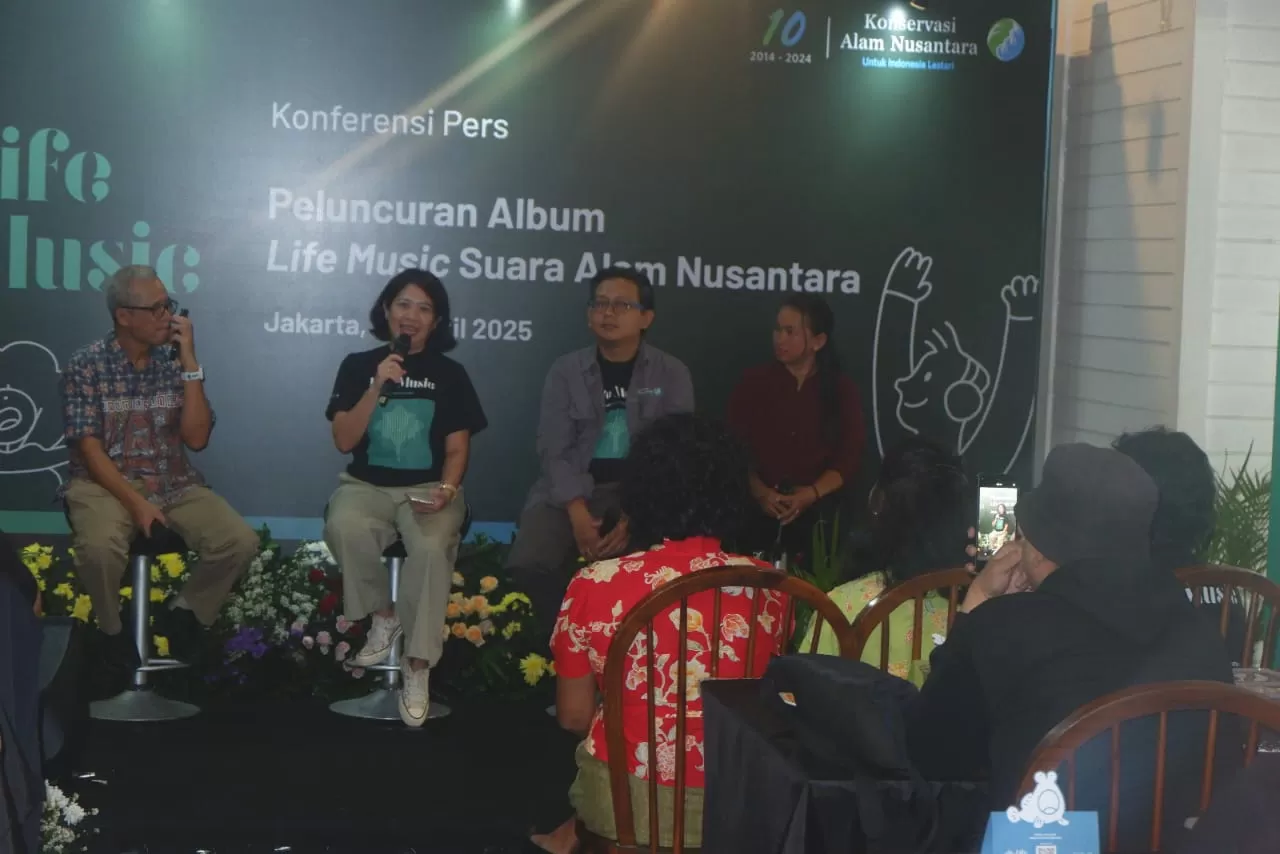 Life Music: Album Suara...