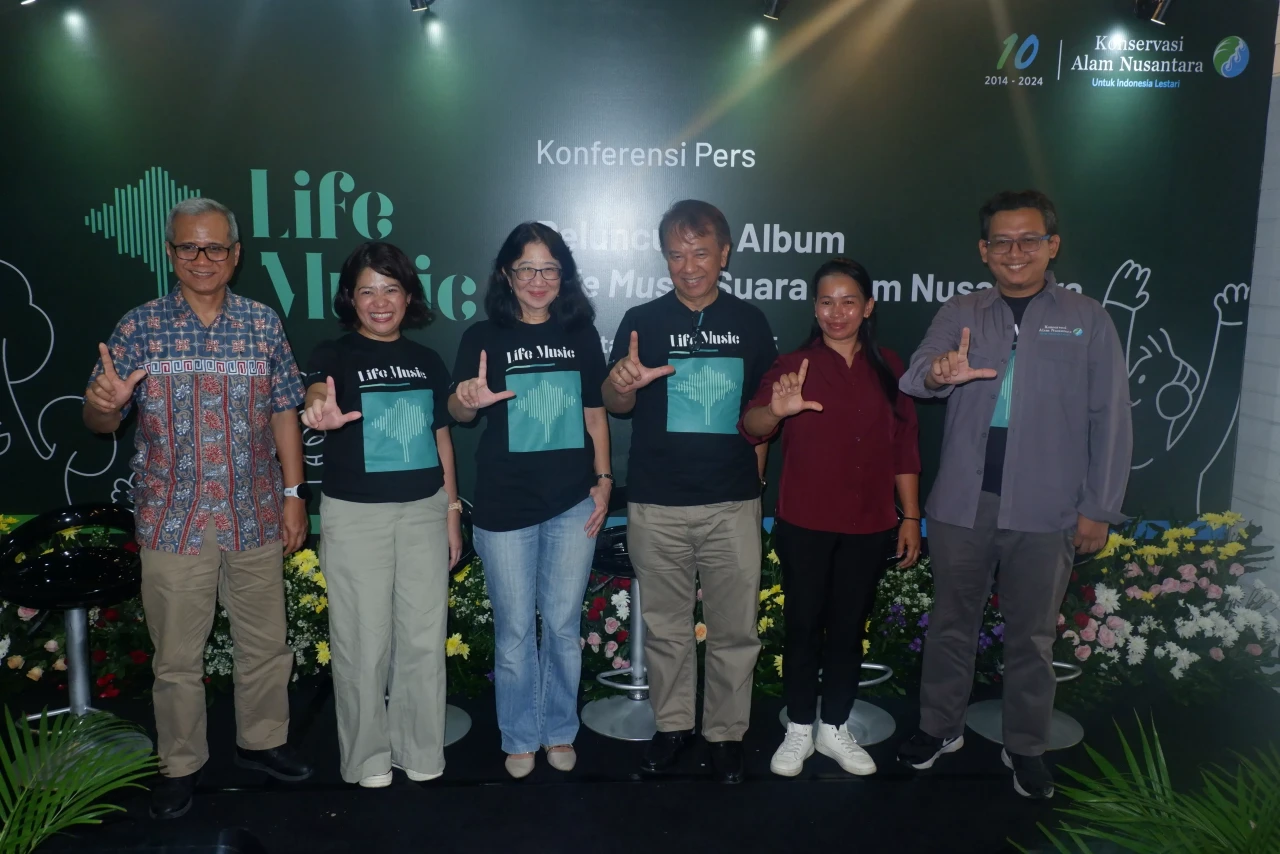 Life Music: Album Suara...