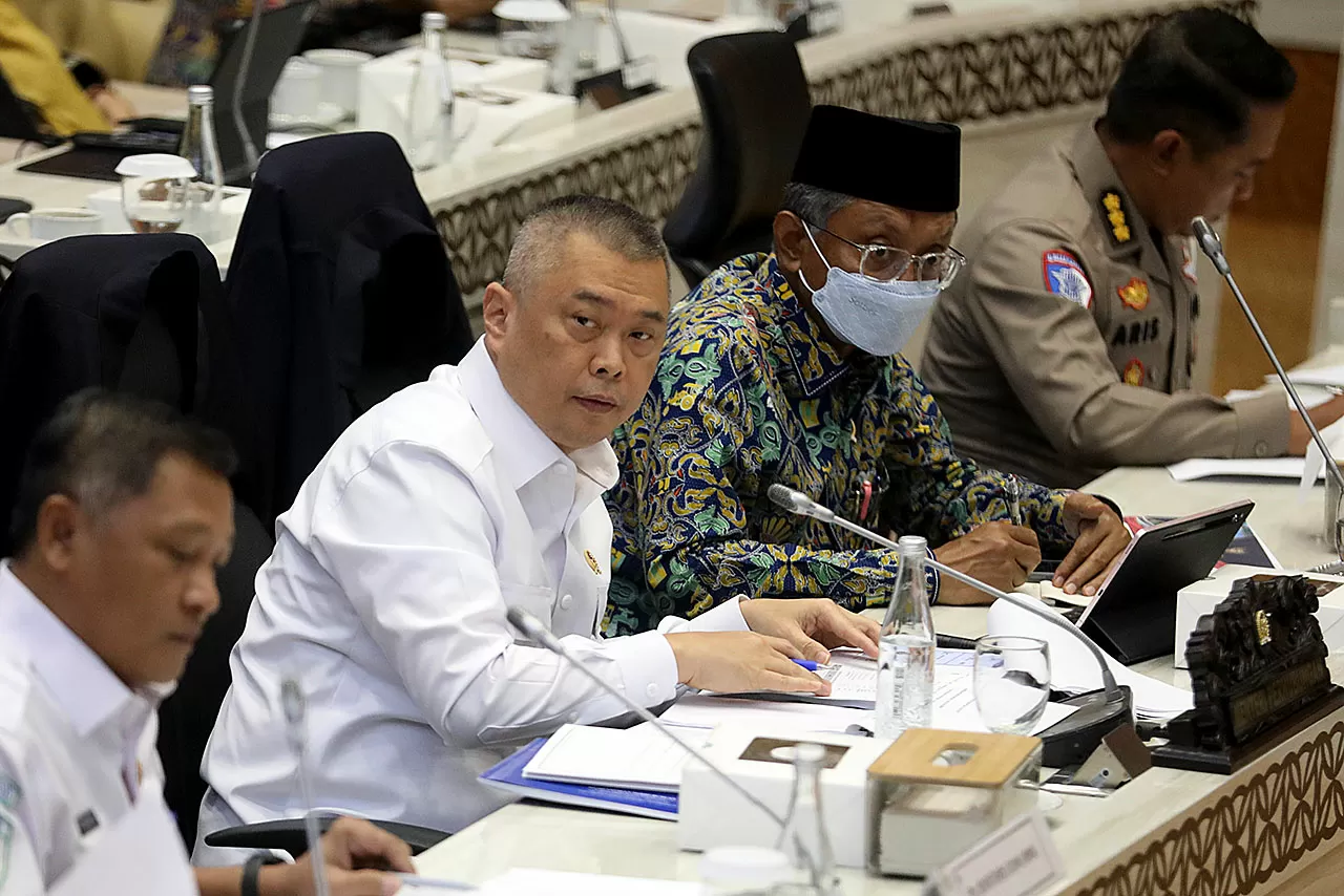 Raker Komisi V DPR Bahas...