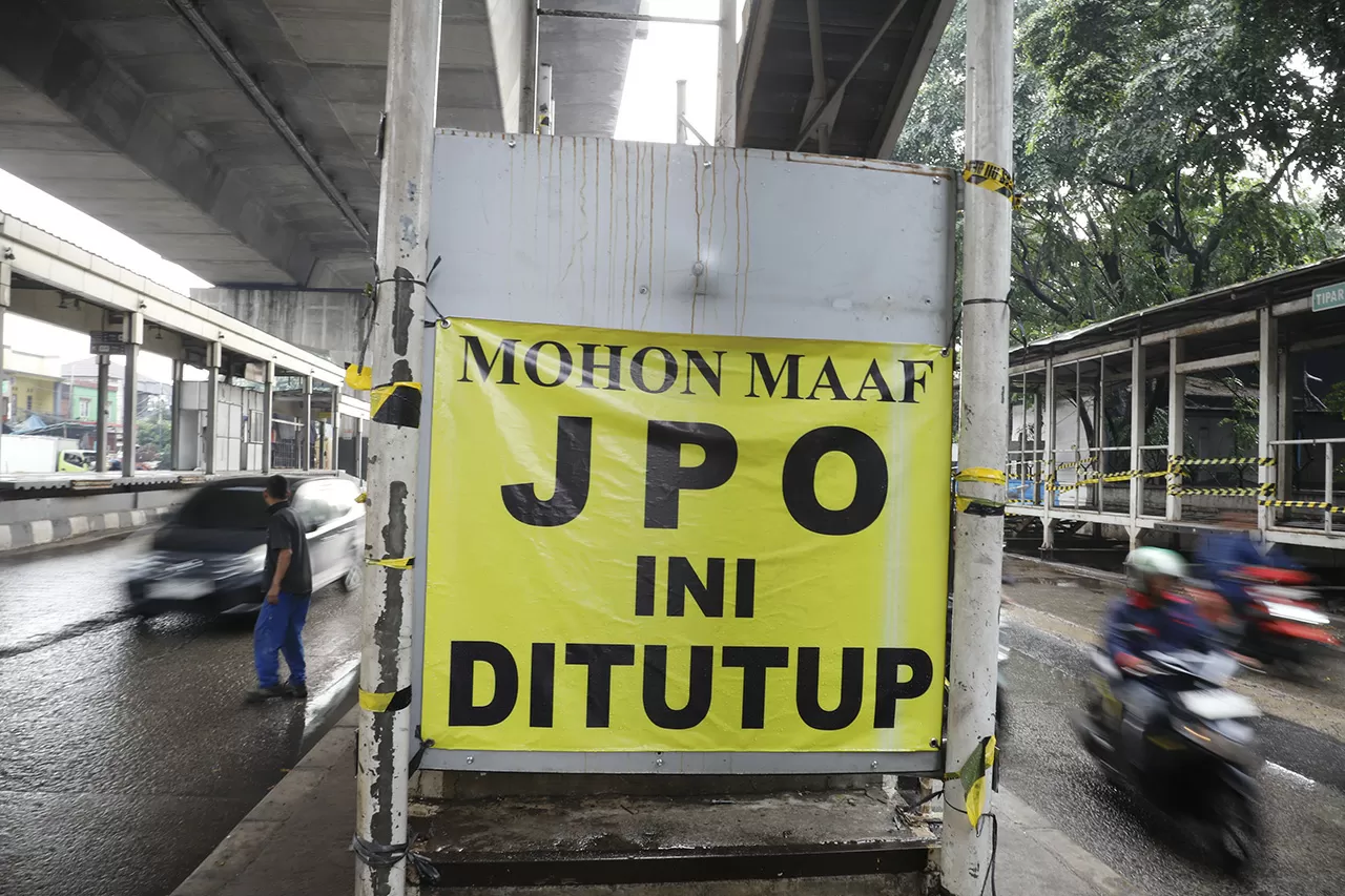 Pagar Hilang Dicuri,...