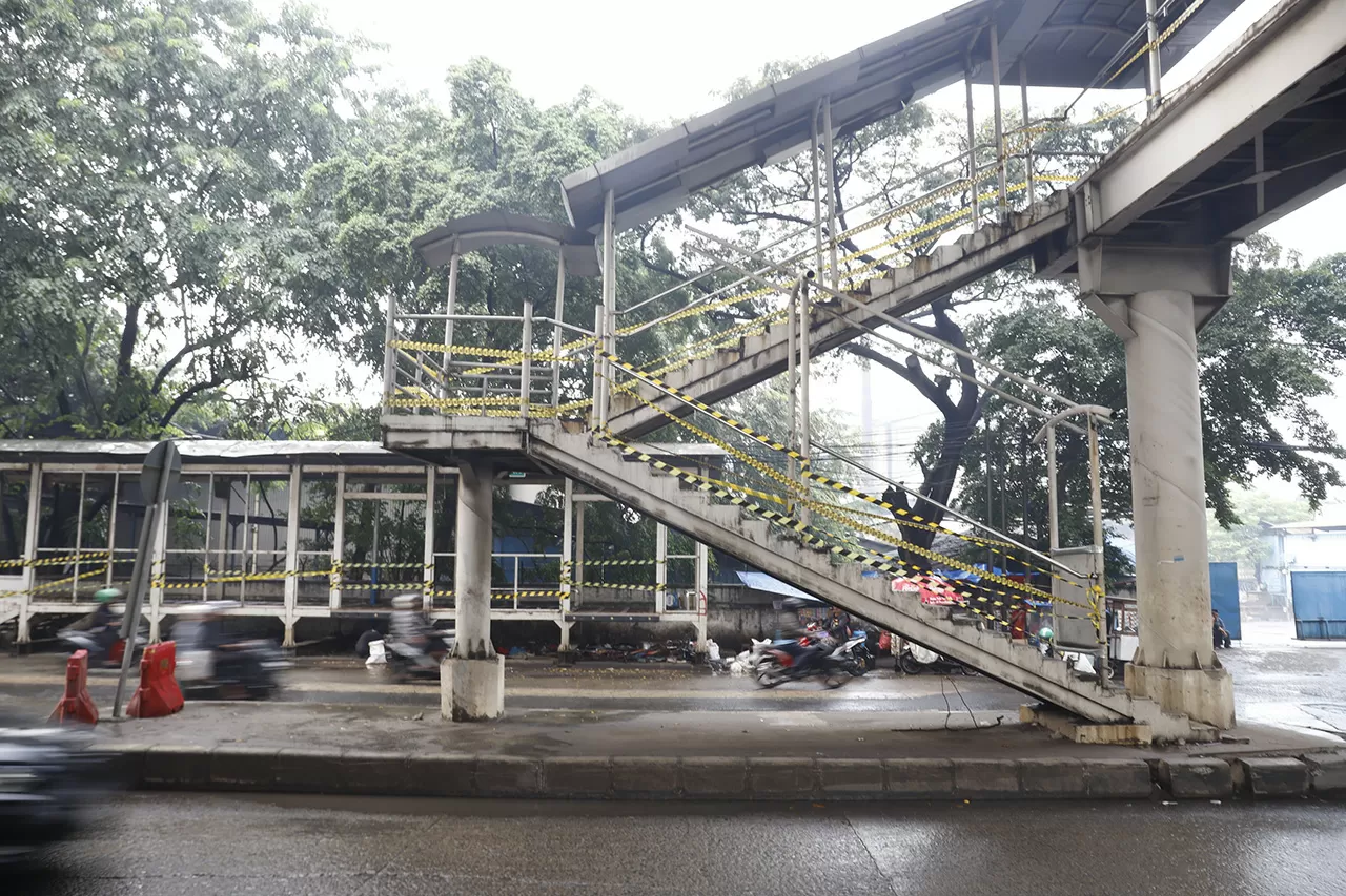 Pagar Hilang Dicuri,...
