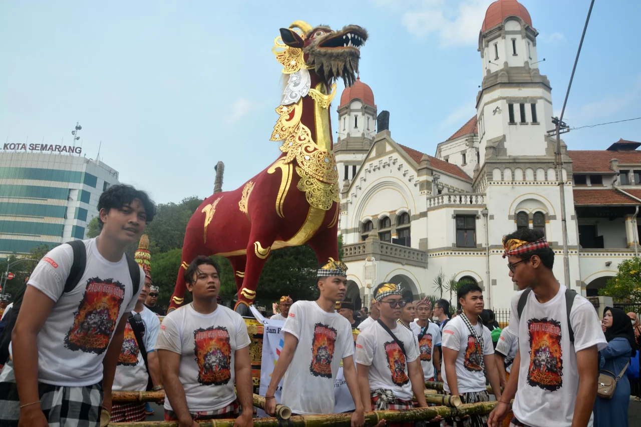 Kemeriahan Karnaval...