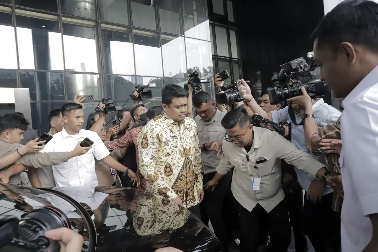 Gubernur Sumut Bobby...