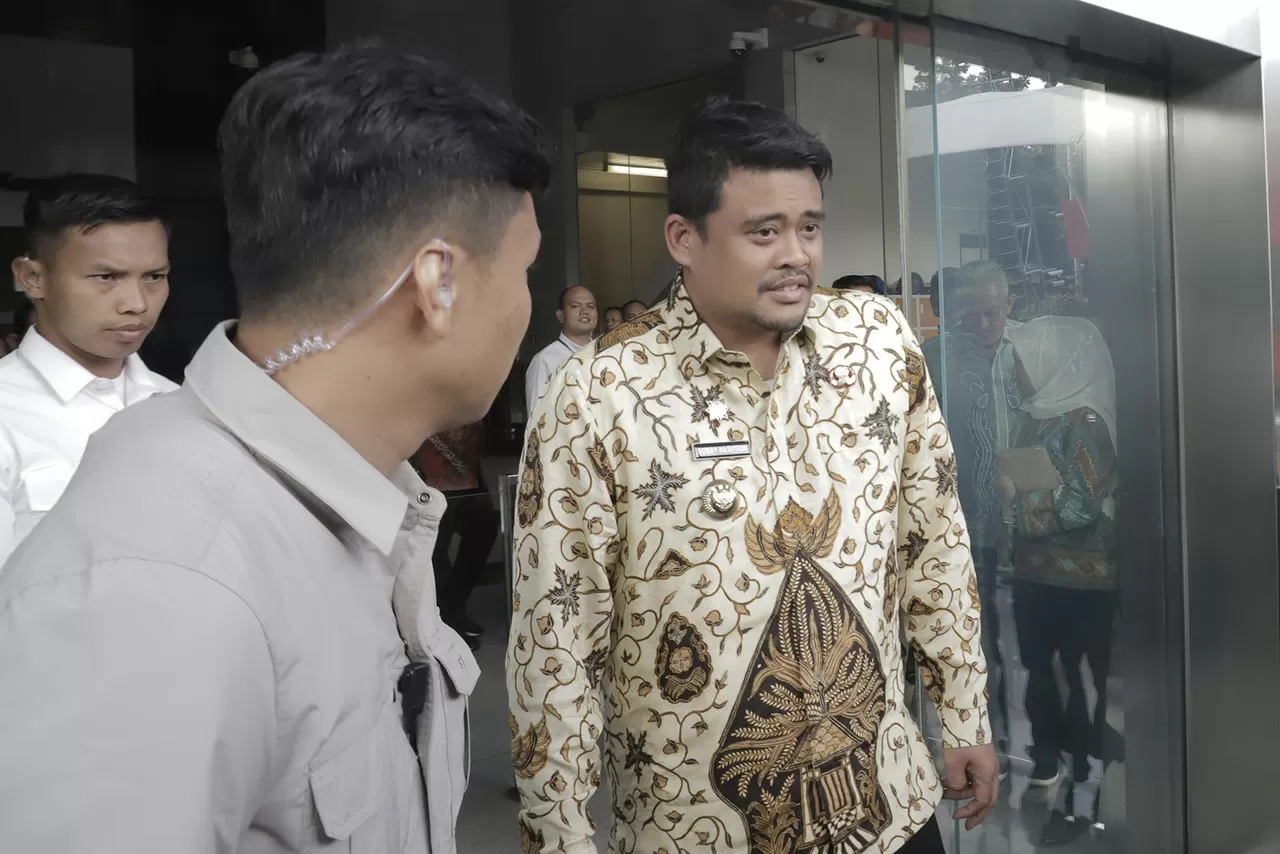 Gubernur Sumut Bobby...