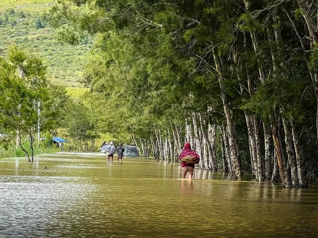 Banjir Melanda Kabupaten...
