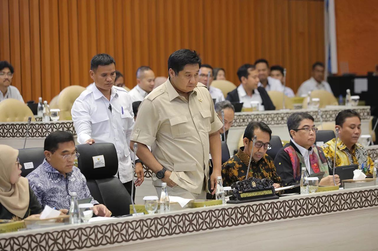 Raker Komisi V dengan...