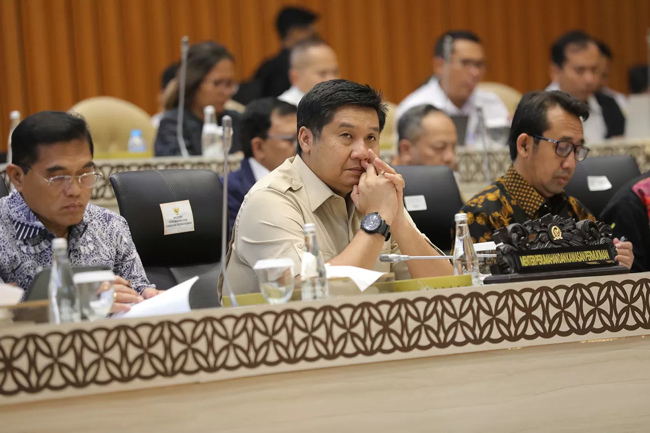 Raker Komisi V dengan...