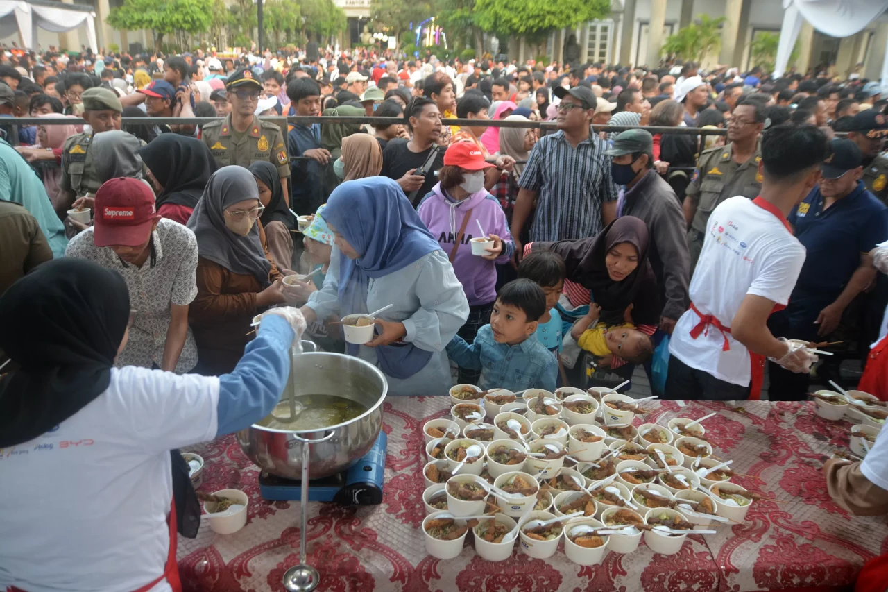 Rekor Makan Soto Semarang...
