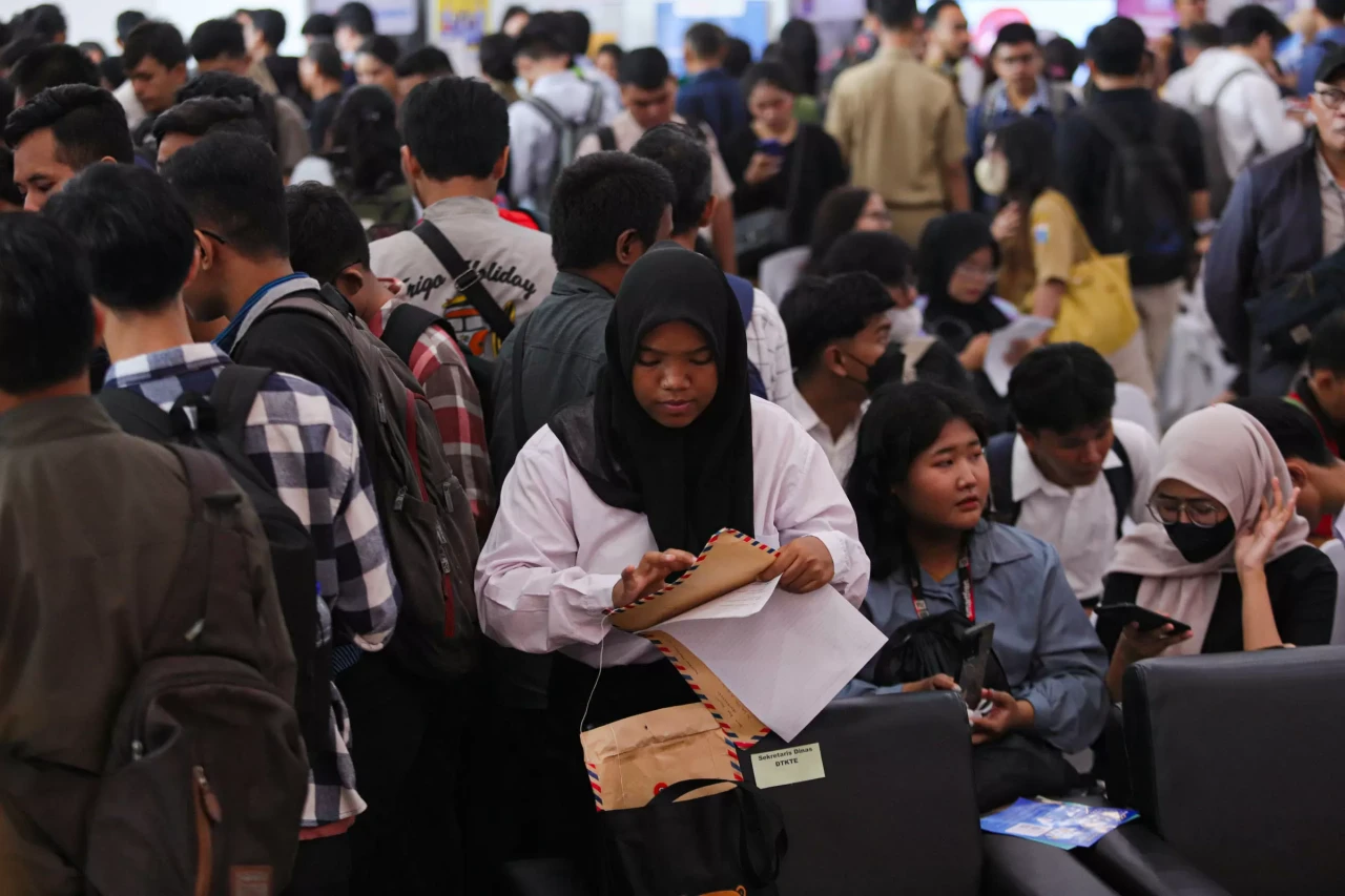 7,28 Juta Orang Indonesia...