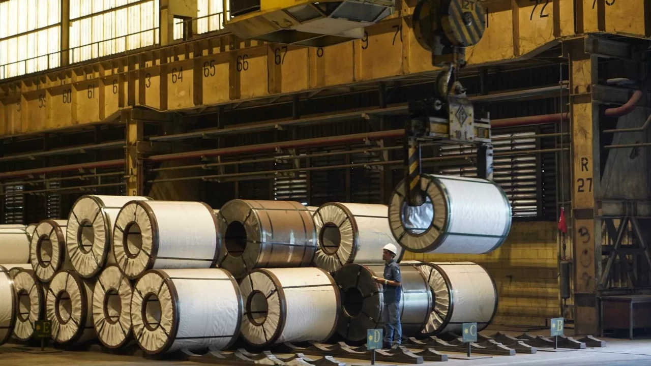 Krakatau Steel Catatkan...