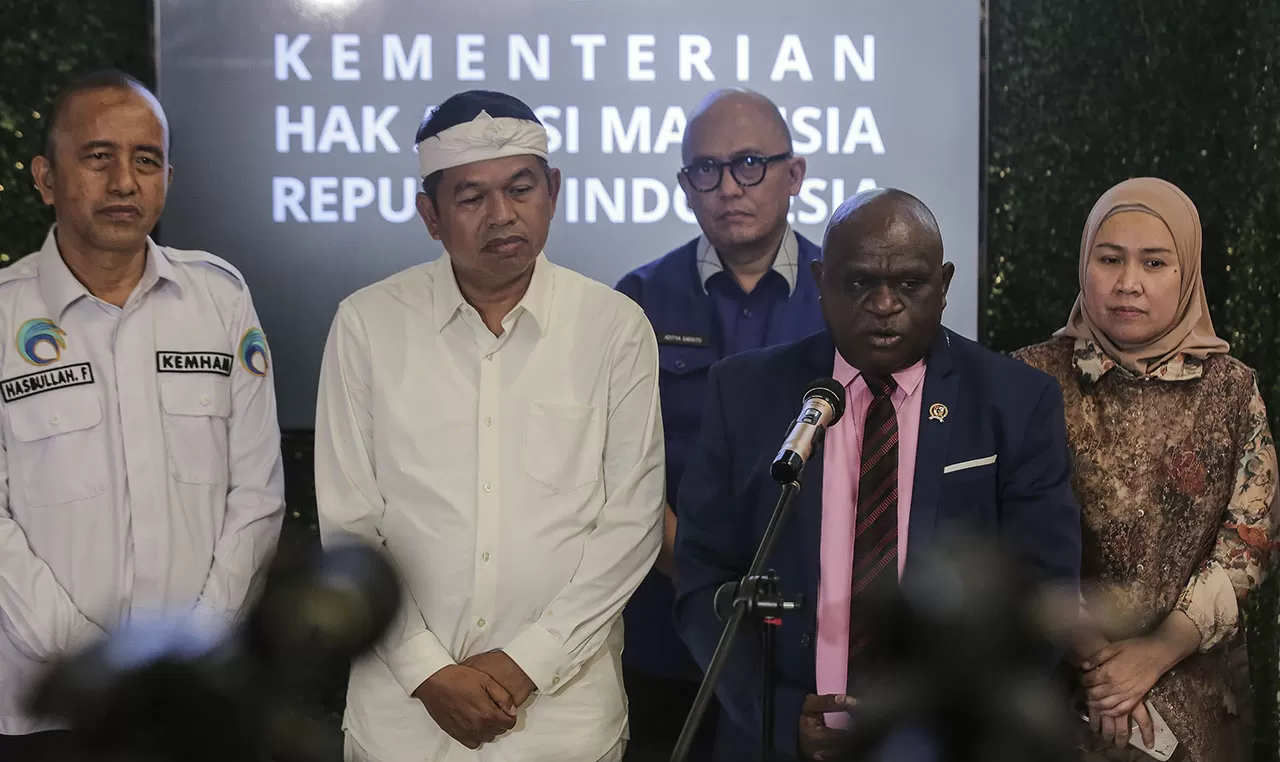 Menteri HAM dan Gubernur...