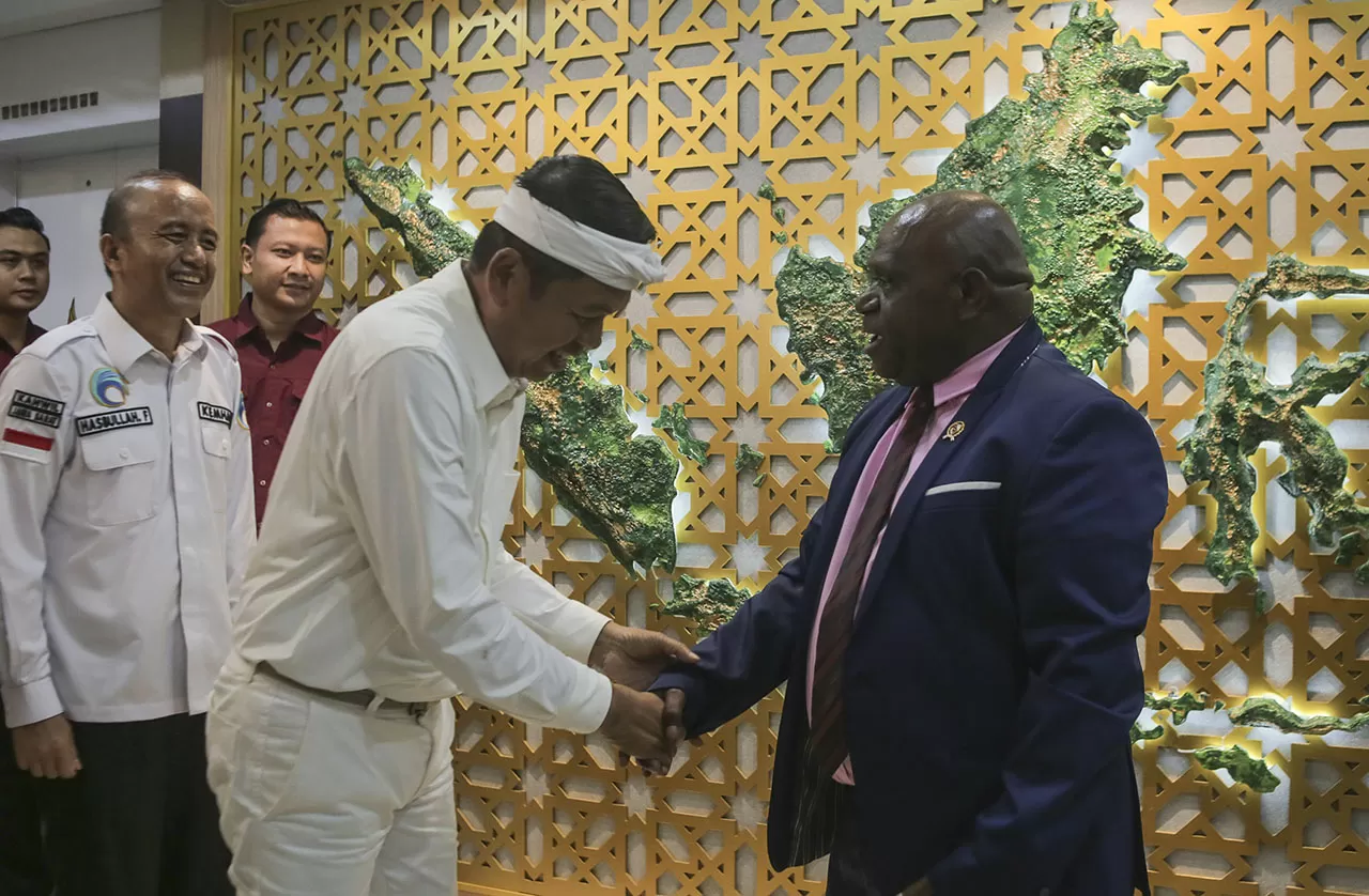 Menteri HAM dan Gubernur...