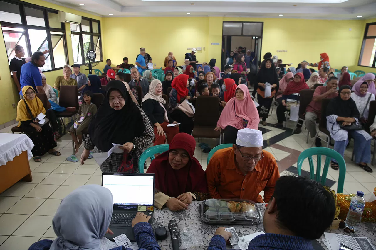 Demi KLG, Warga Lansia...