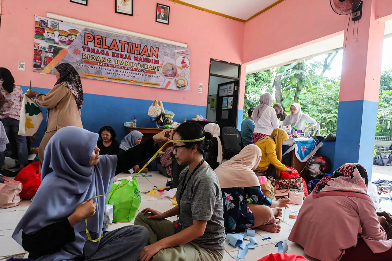 Demi KLG, Warga Lansia...