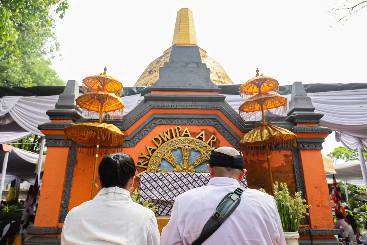 Prosesi Puja Bakti Peringati...
