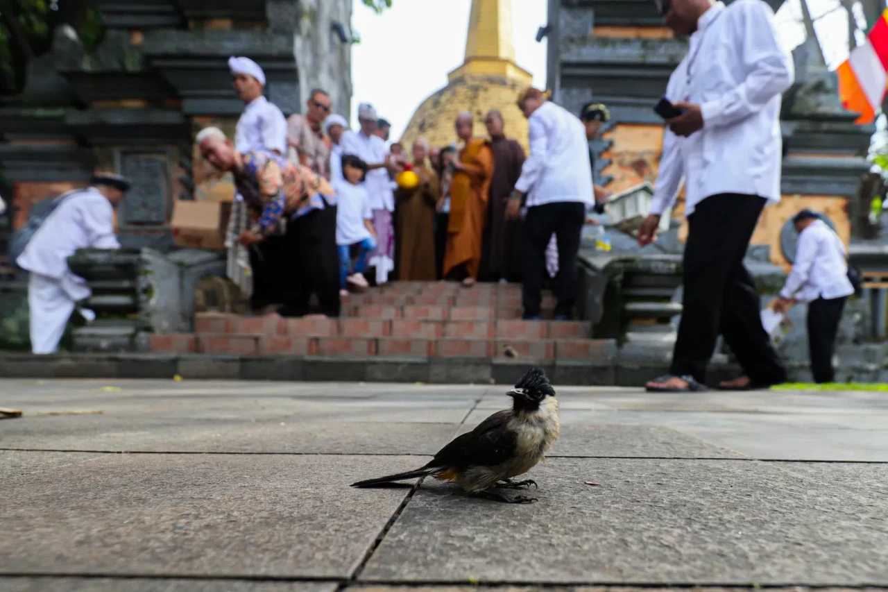 Prosesi Puja Bakti Peringati...