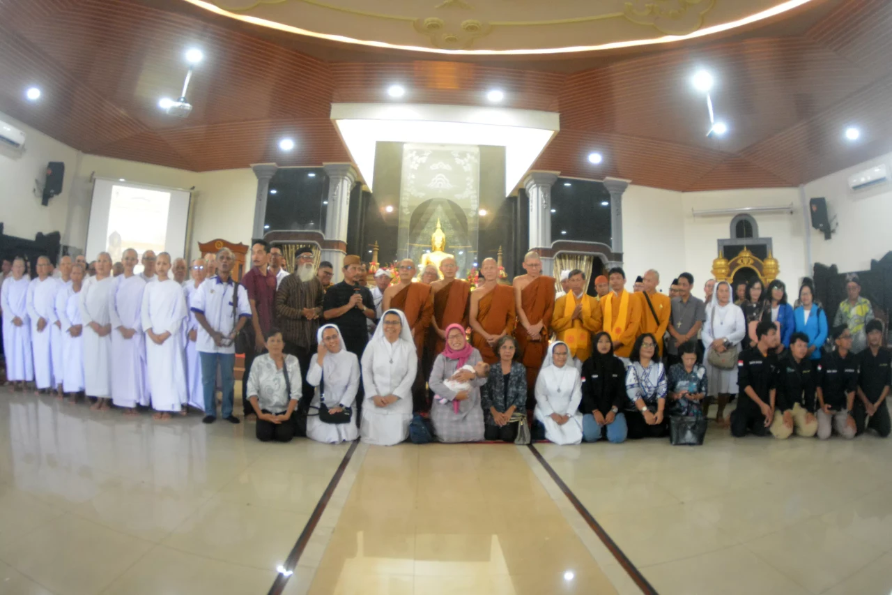 Momen Lintas Agama Ucapkan...