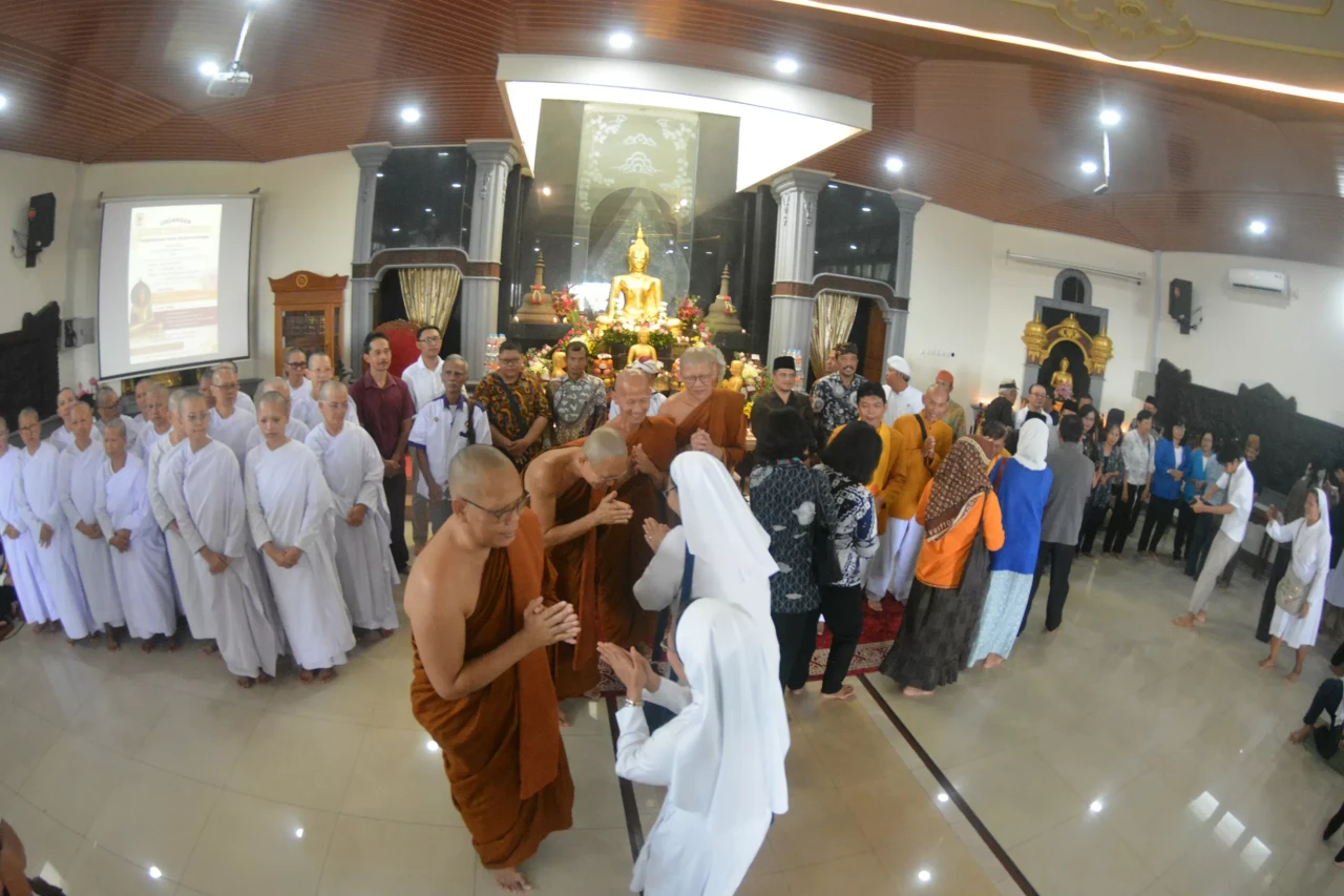 Momen Lintas Agama Ucapkan...