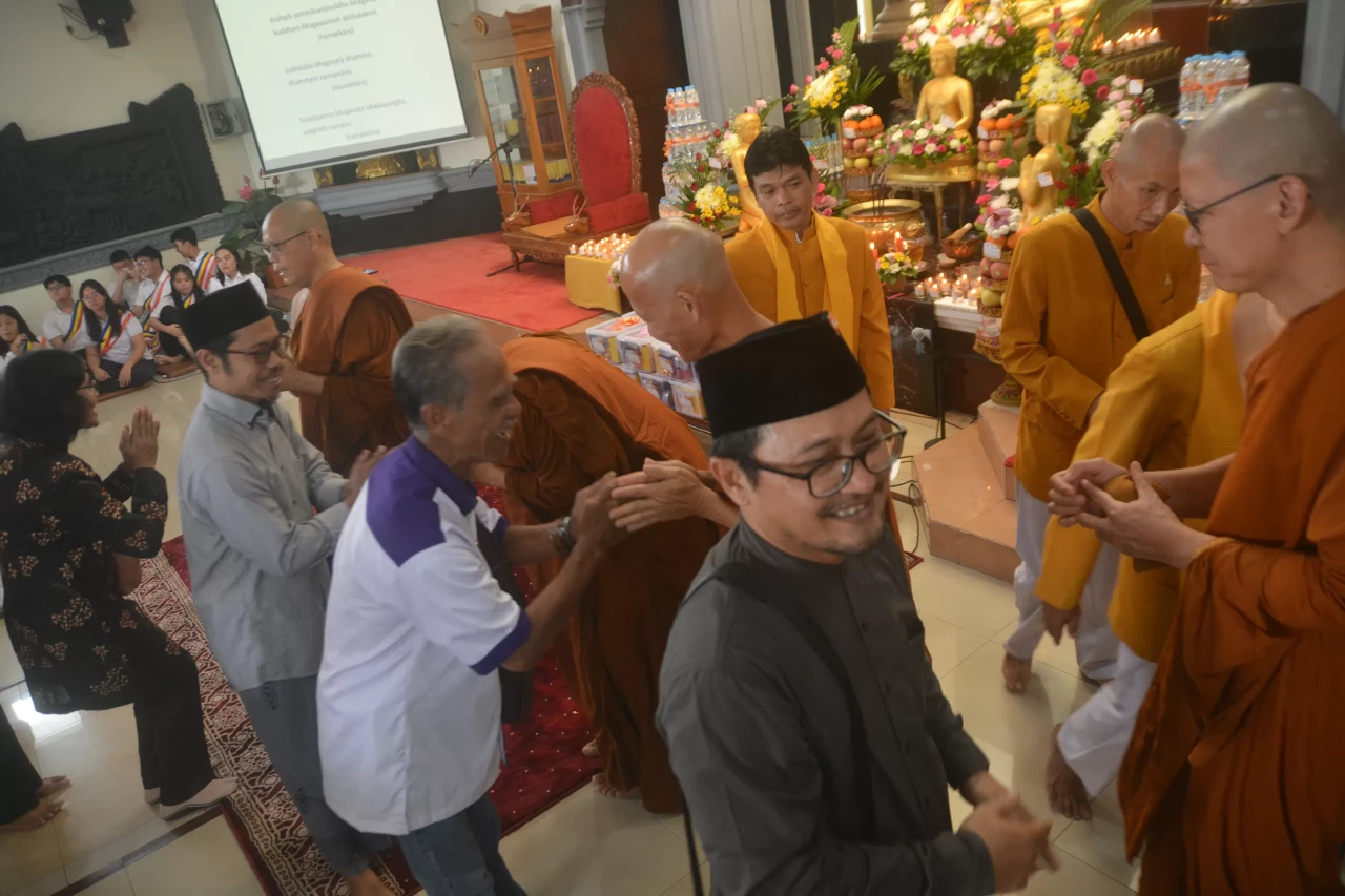 Momen Lintas Agama Ucapkan...