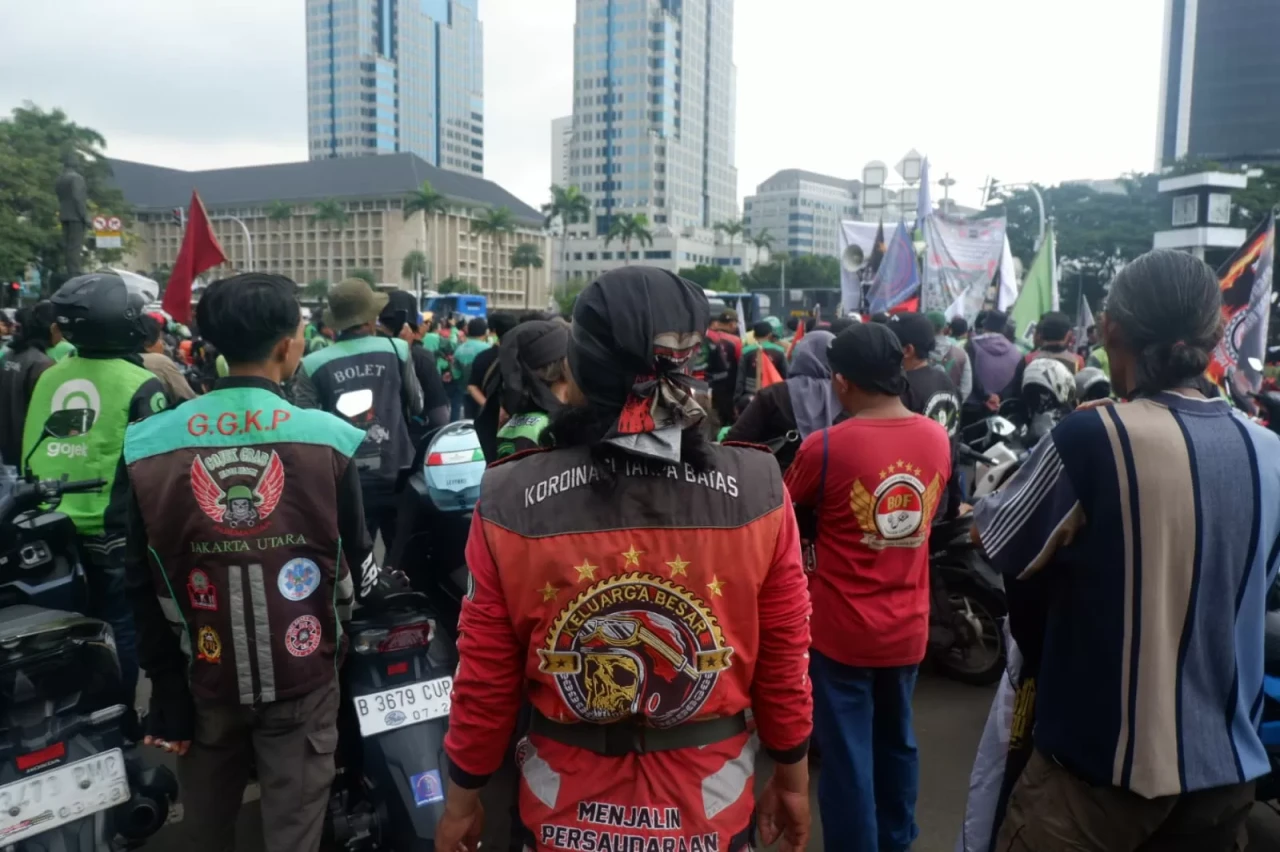 Aksi Damai Ojol Tuntut...
