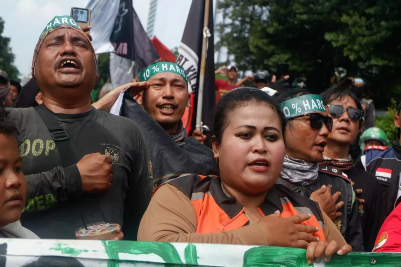 Aksi Damai Ojol Tuntut...