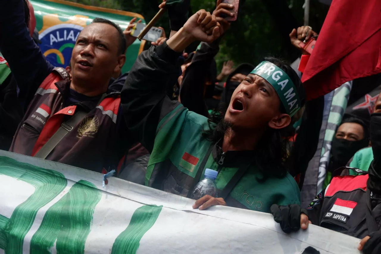Aksi Damai Ojol Tuntut...