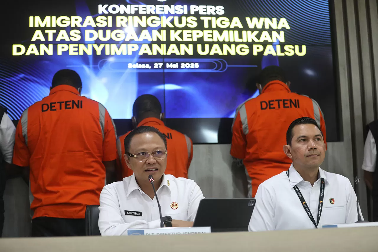 Tiga WNA Diamankan Imigrasi...