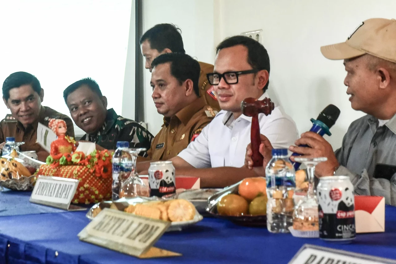 Tiga Menteri Hadiri...