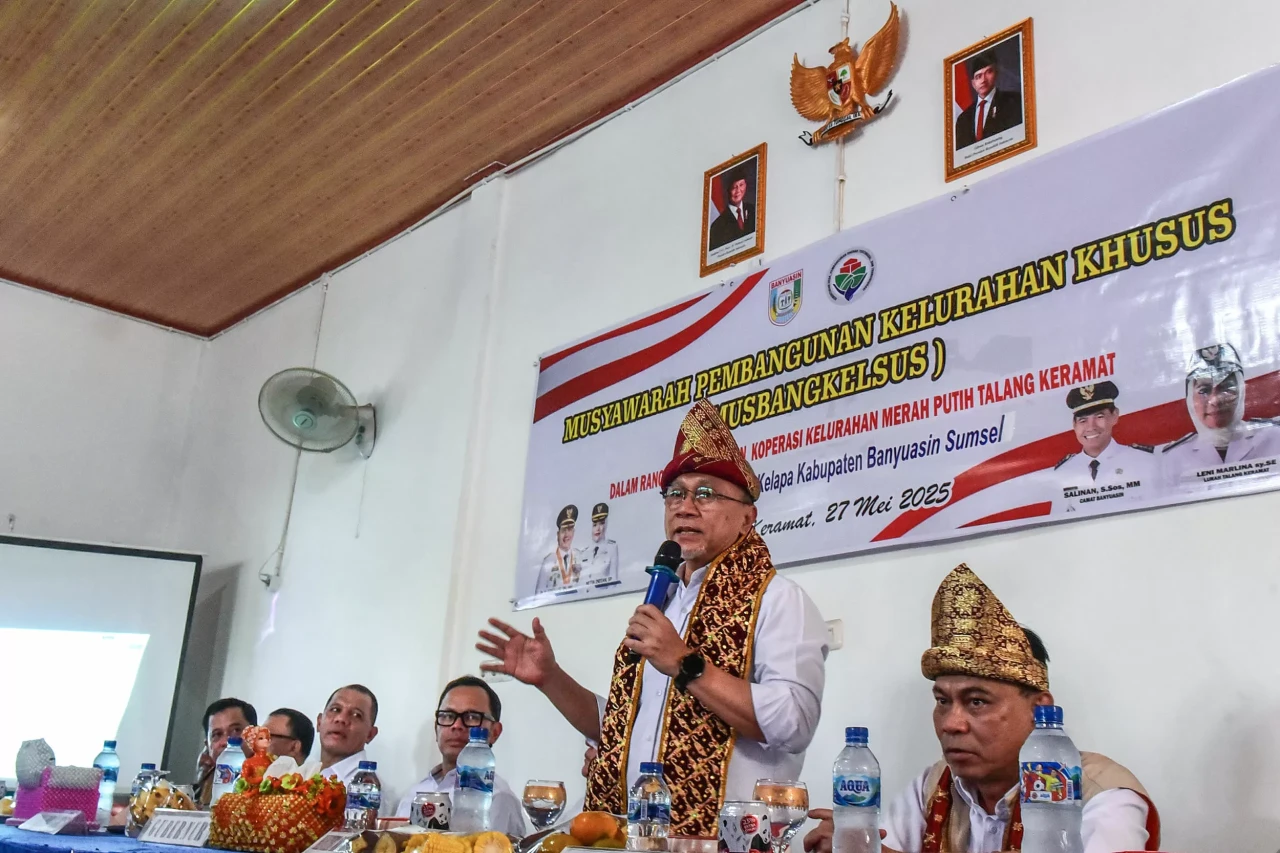 Tiga Menteri Hadiri...