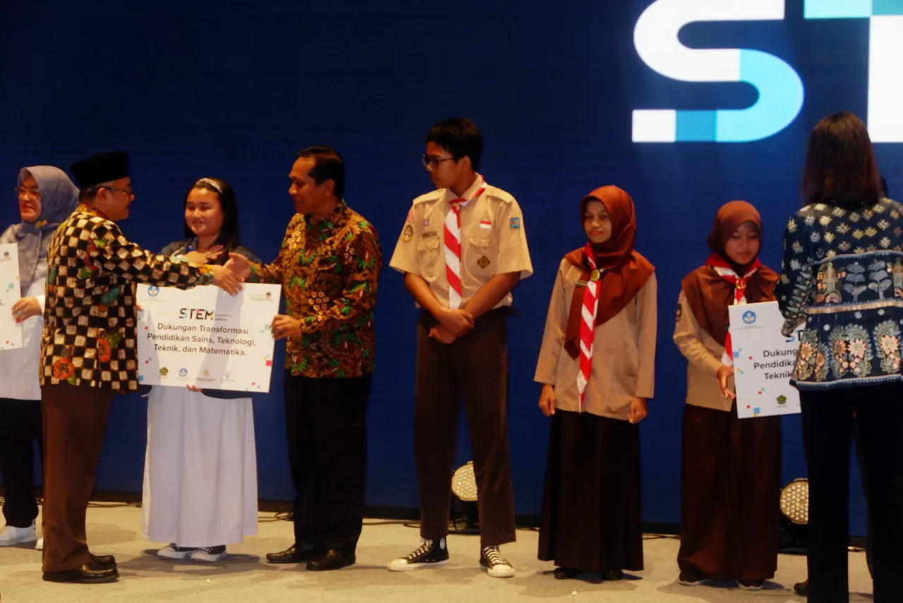 STEM Indonesia Cerdas...
