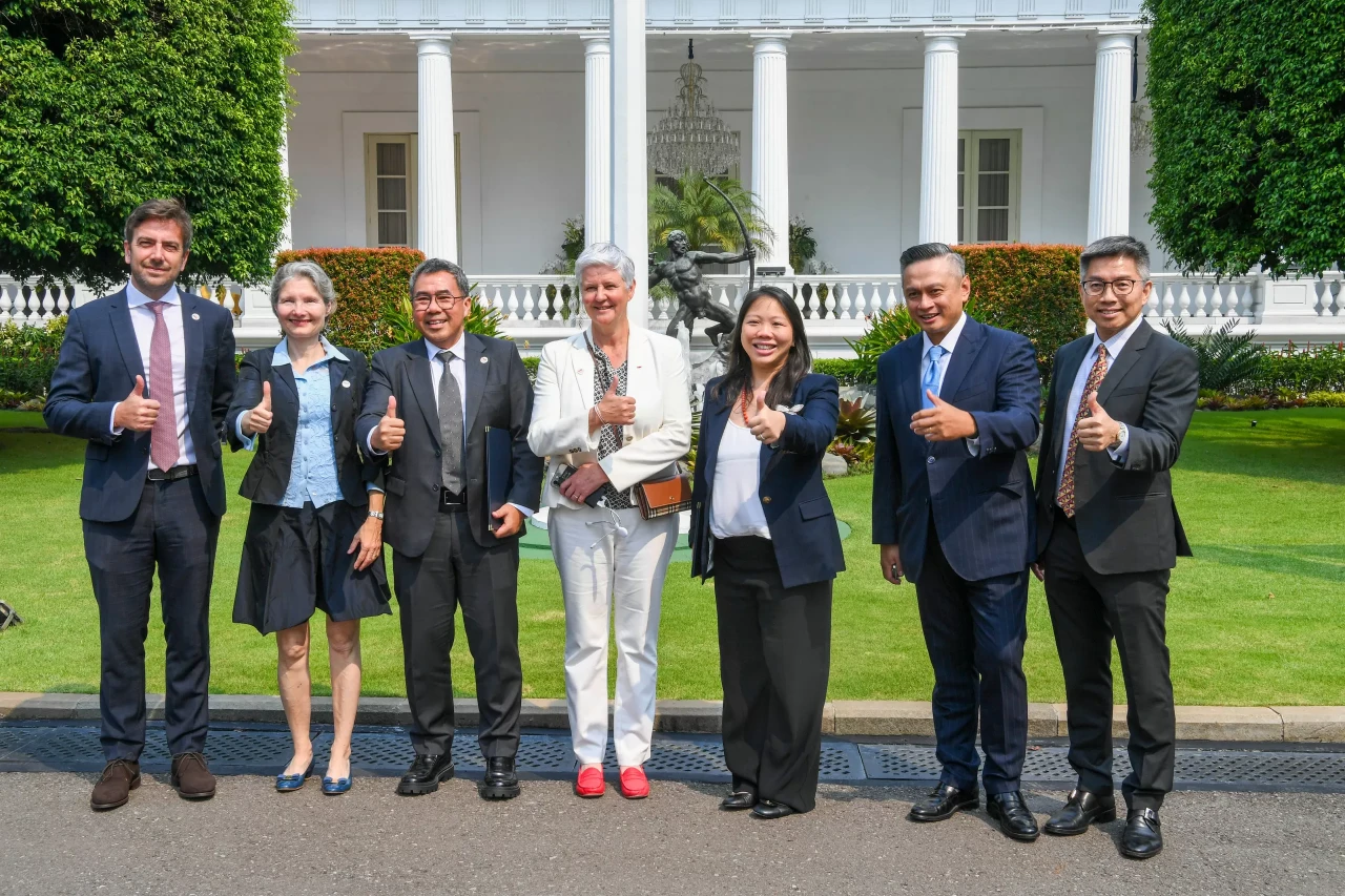 Disaksikan Prabowo dan...
