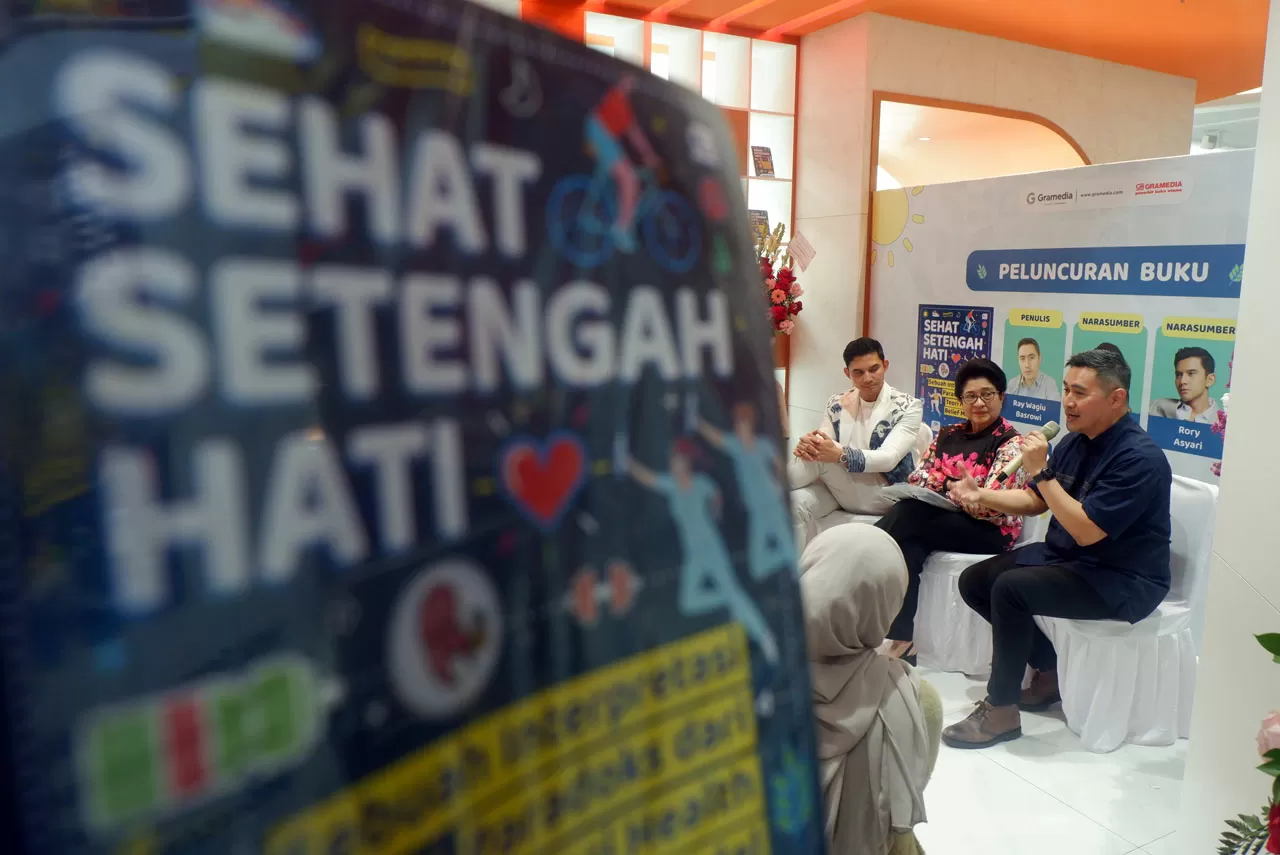 Peluncuran Buku Sehat...