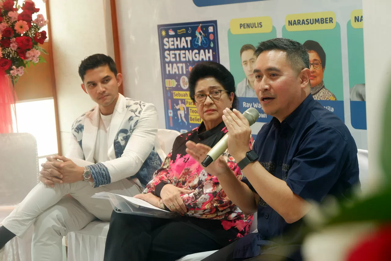 Peluncuran Buku Sehat...