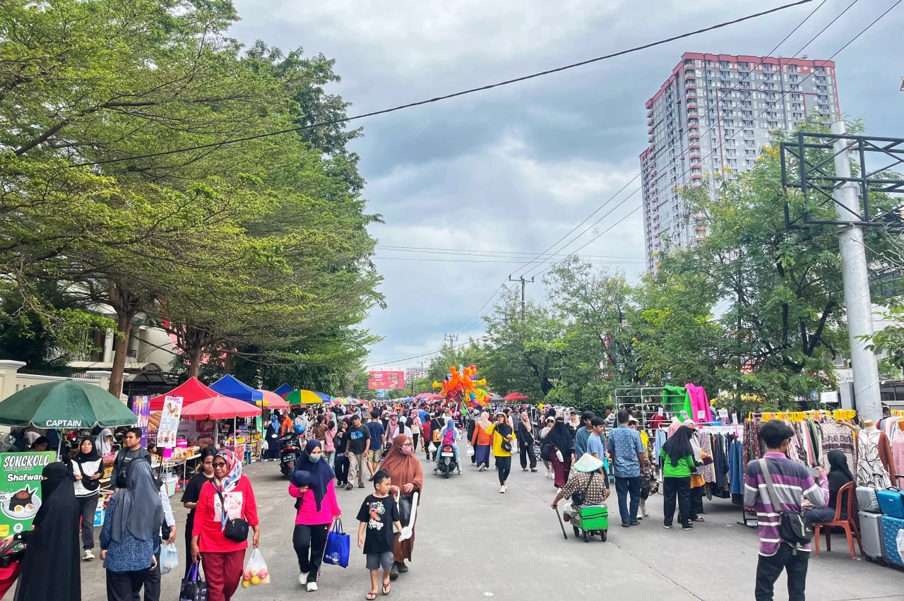 Car Free Day Makassar,...
