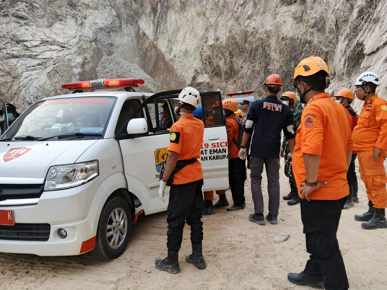 Maut di Perut Gunung...