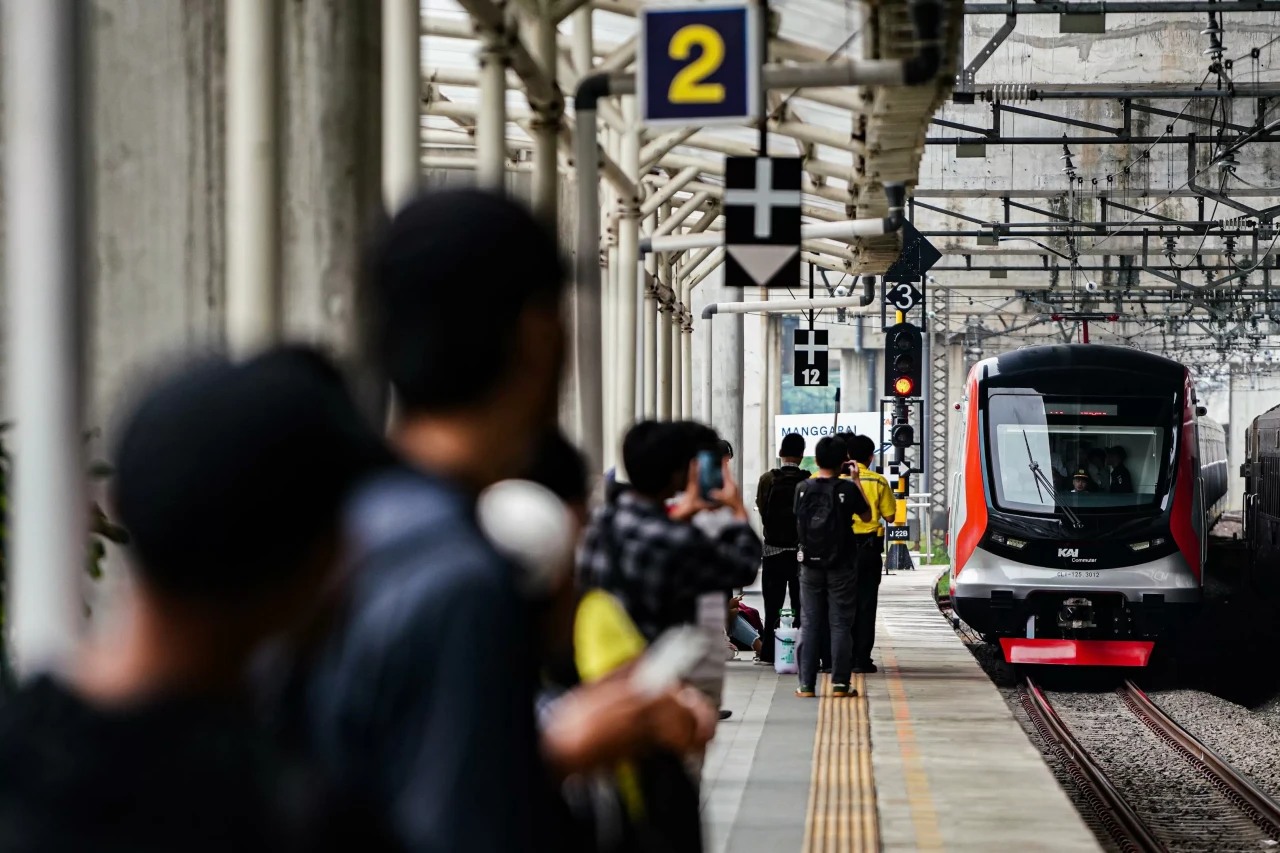 Penampakan KRL CLI-125...