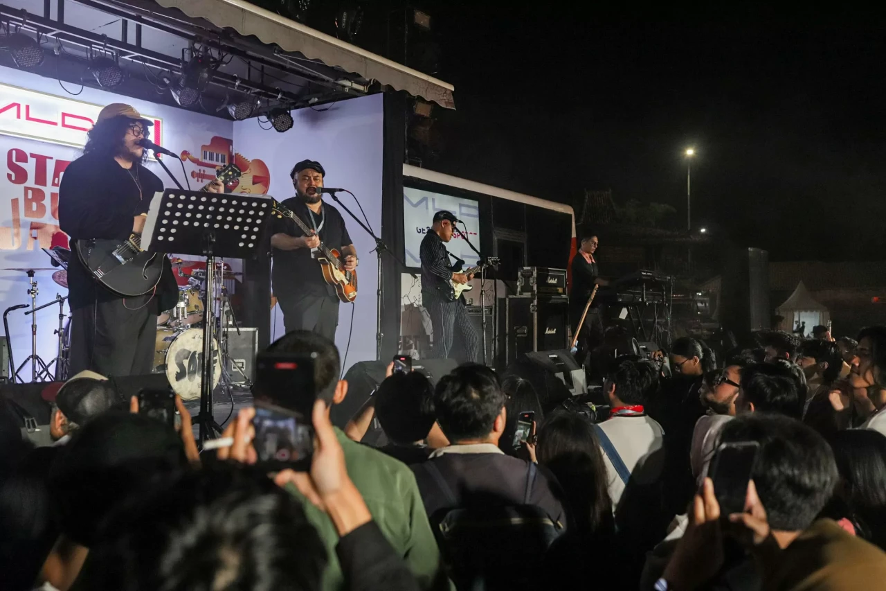 Menutup Akhir Pekan...
