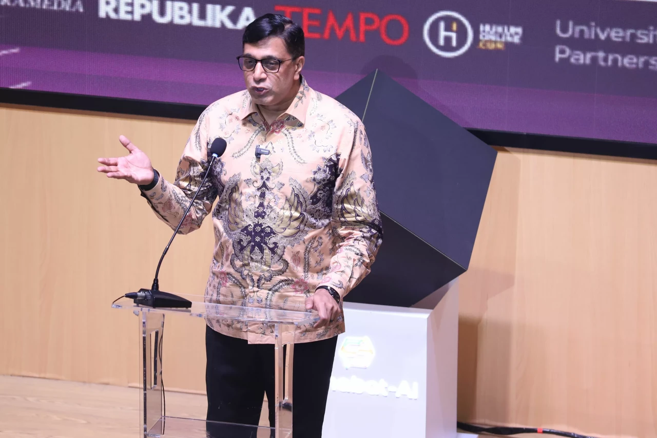 Peluncuran Sahabat-AI,...