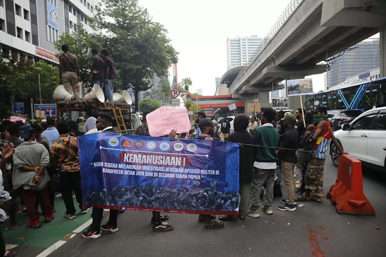 Demo di Kementerian...