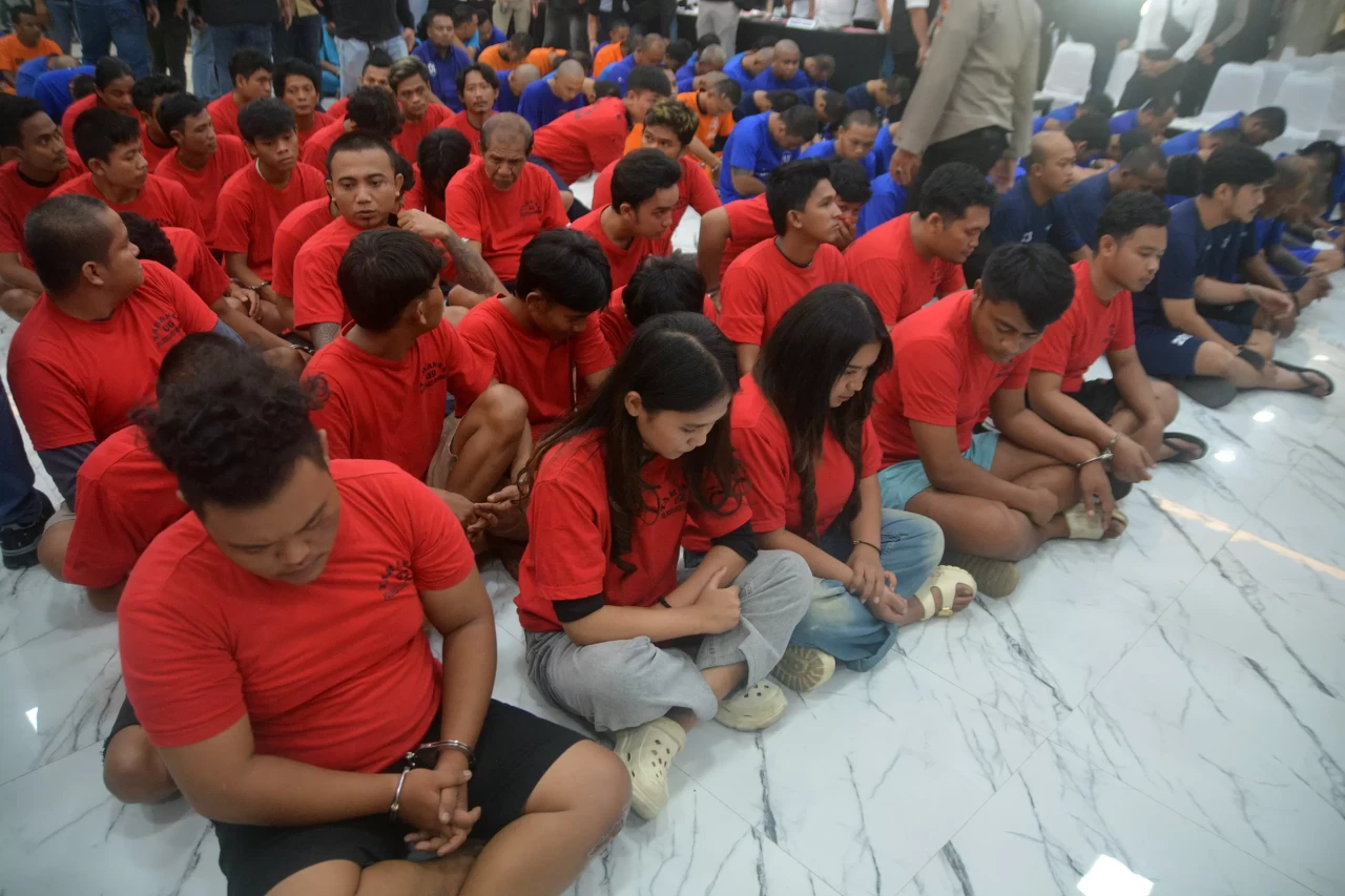 Ratusan Preman Disikat...