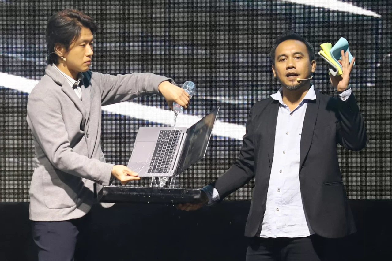 Asus Luncurkan Tiga...