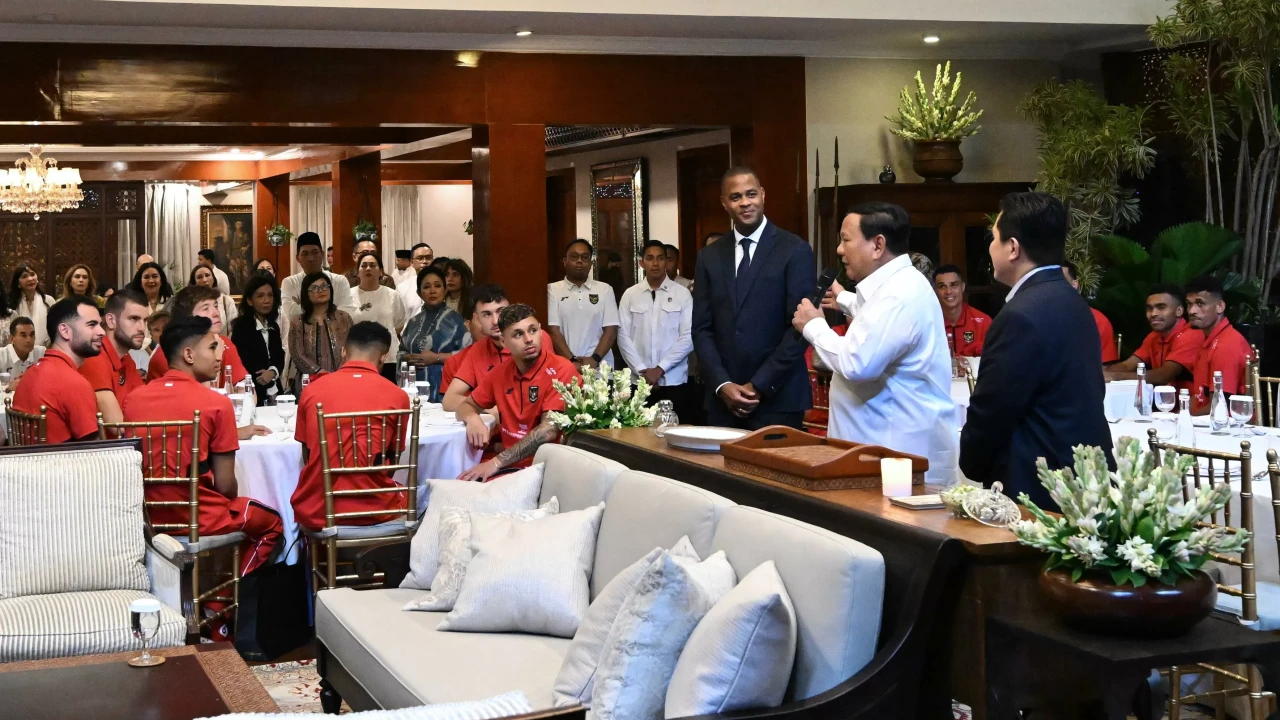 Presiden Prabowo Sambut...