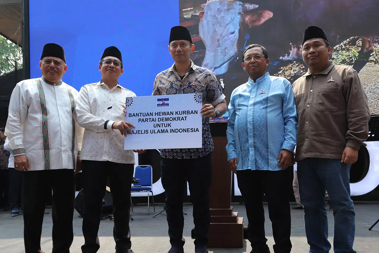 AHY Saksikan Penyembelihan...
