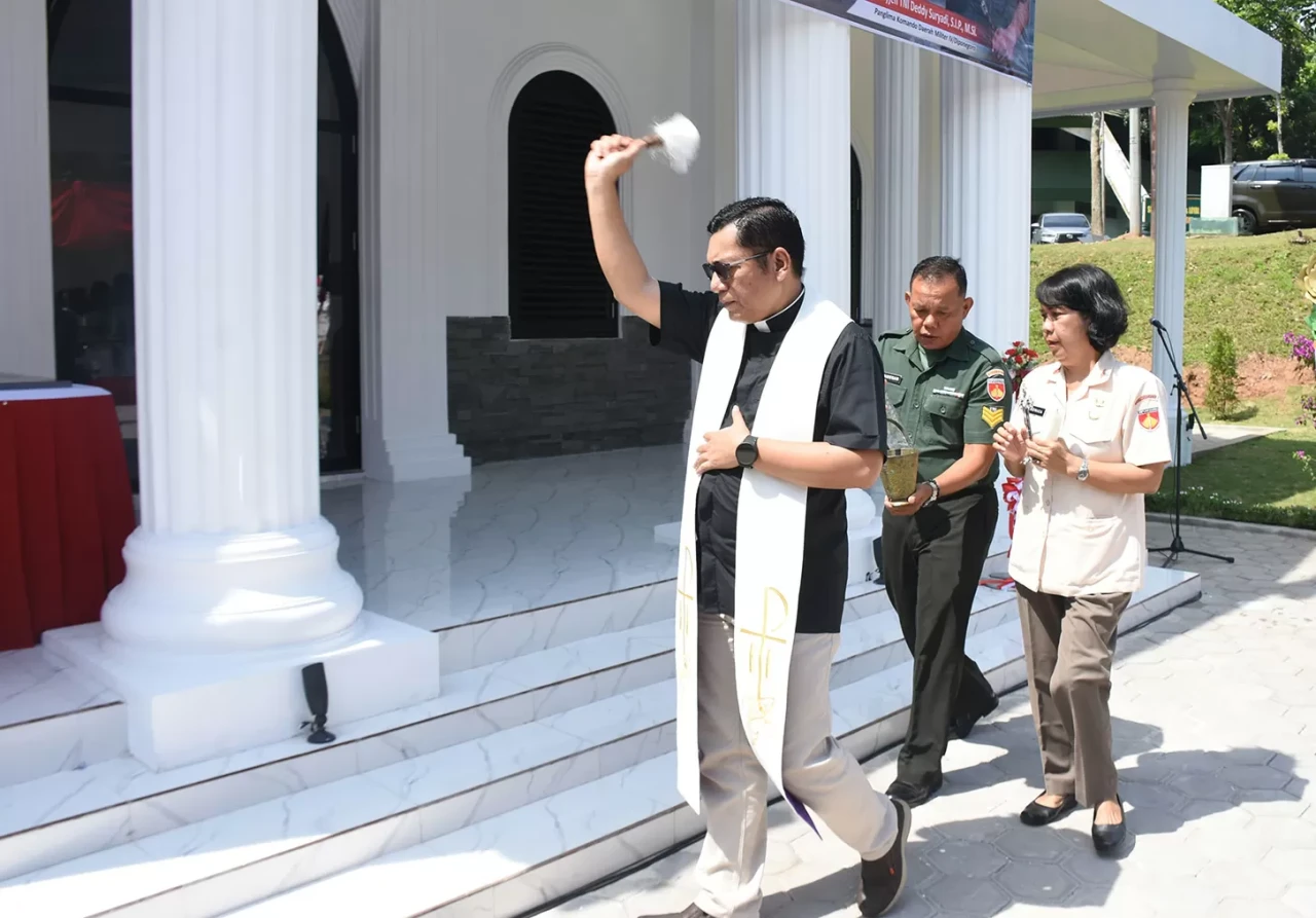 Pangdam Diponegoro Resmikan...