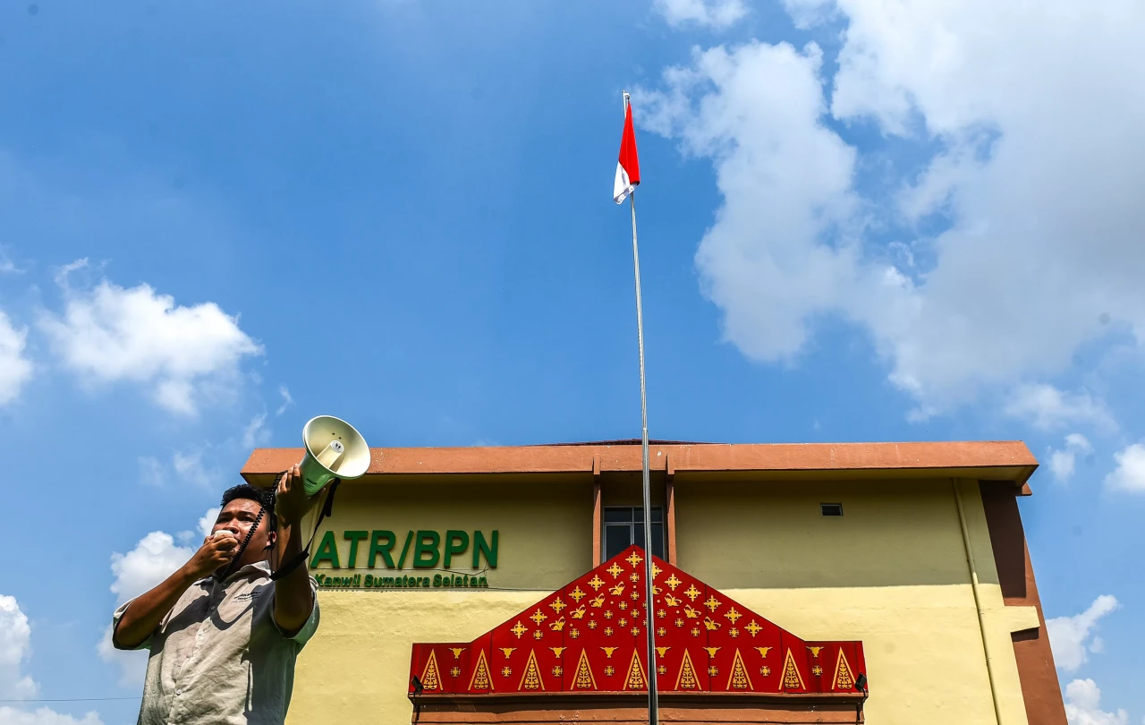 Potret Aksi Warga Tolak...