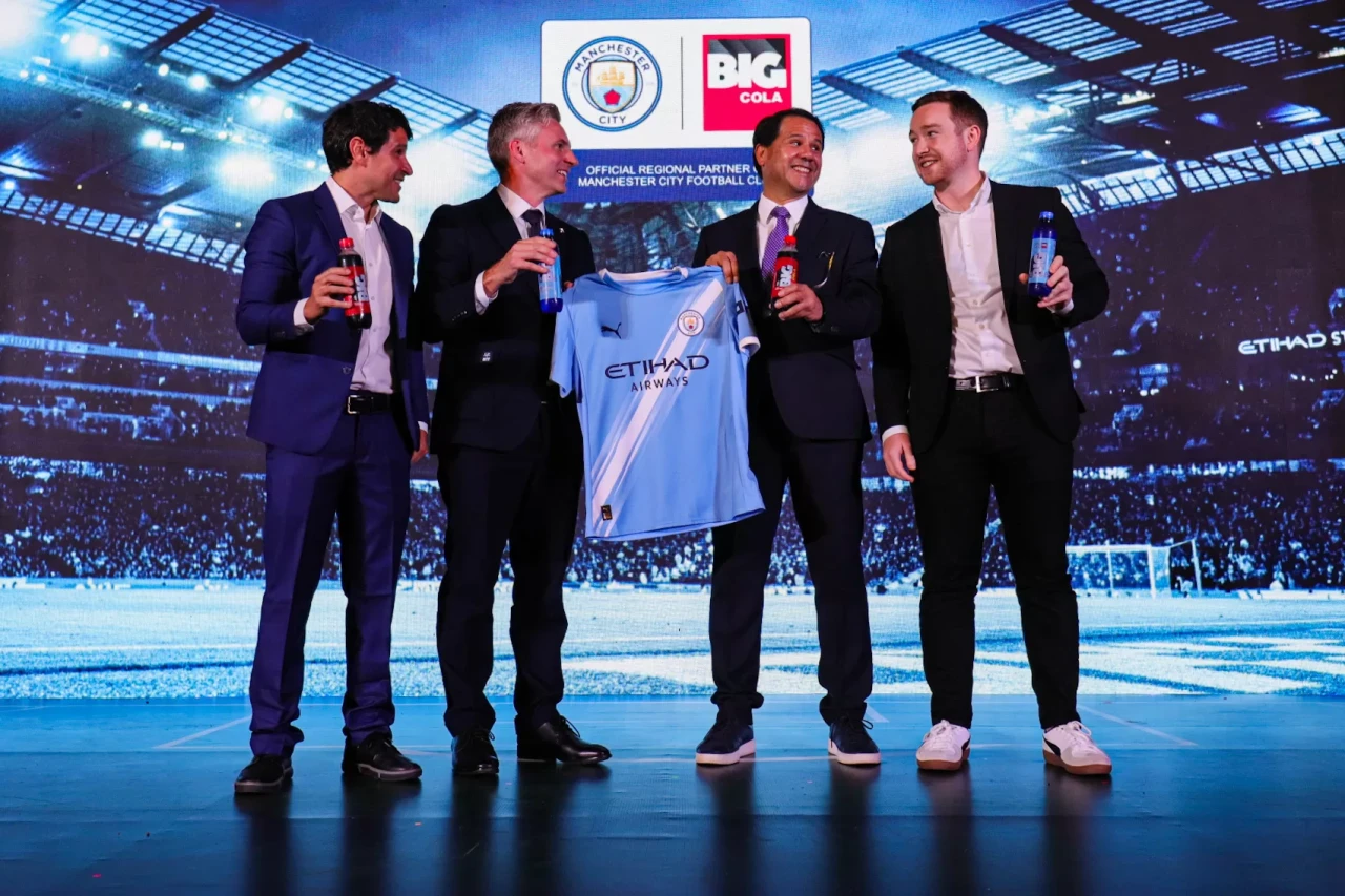 Manchester City Gandeng...