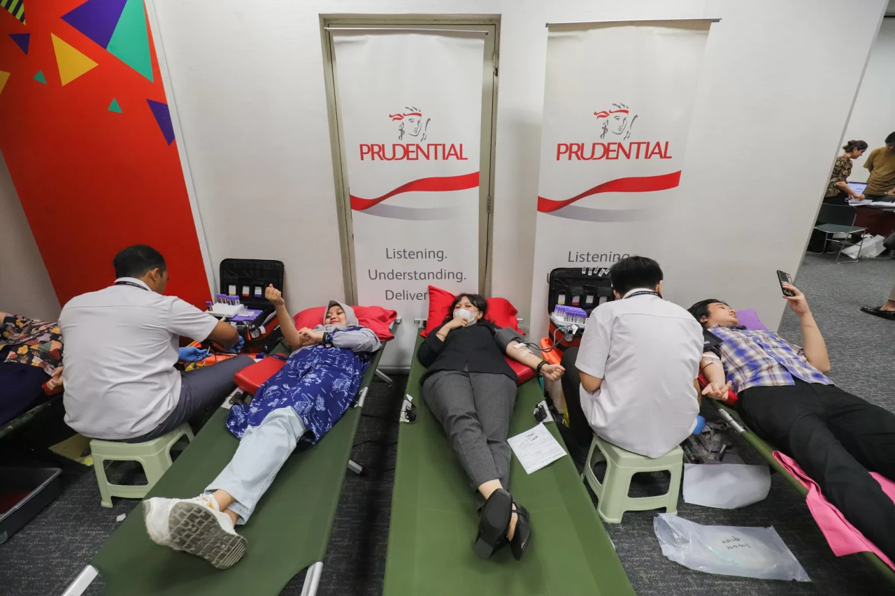 Aksi Donor Darah untuk...