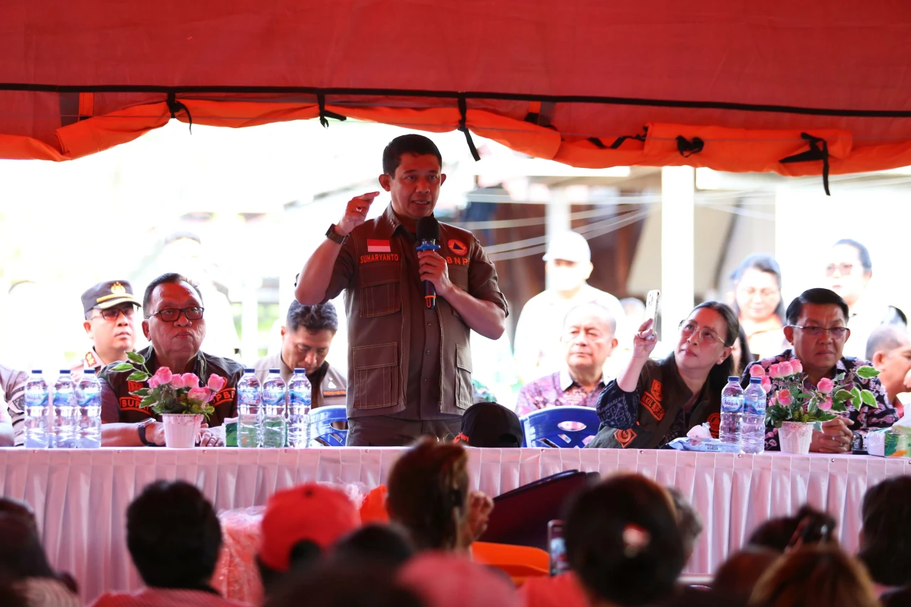 Kepala BNPB Tinjau Kondisi...